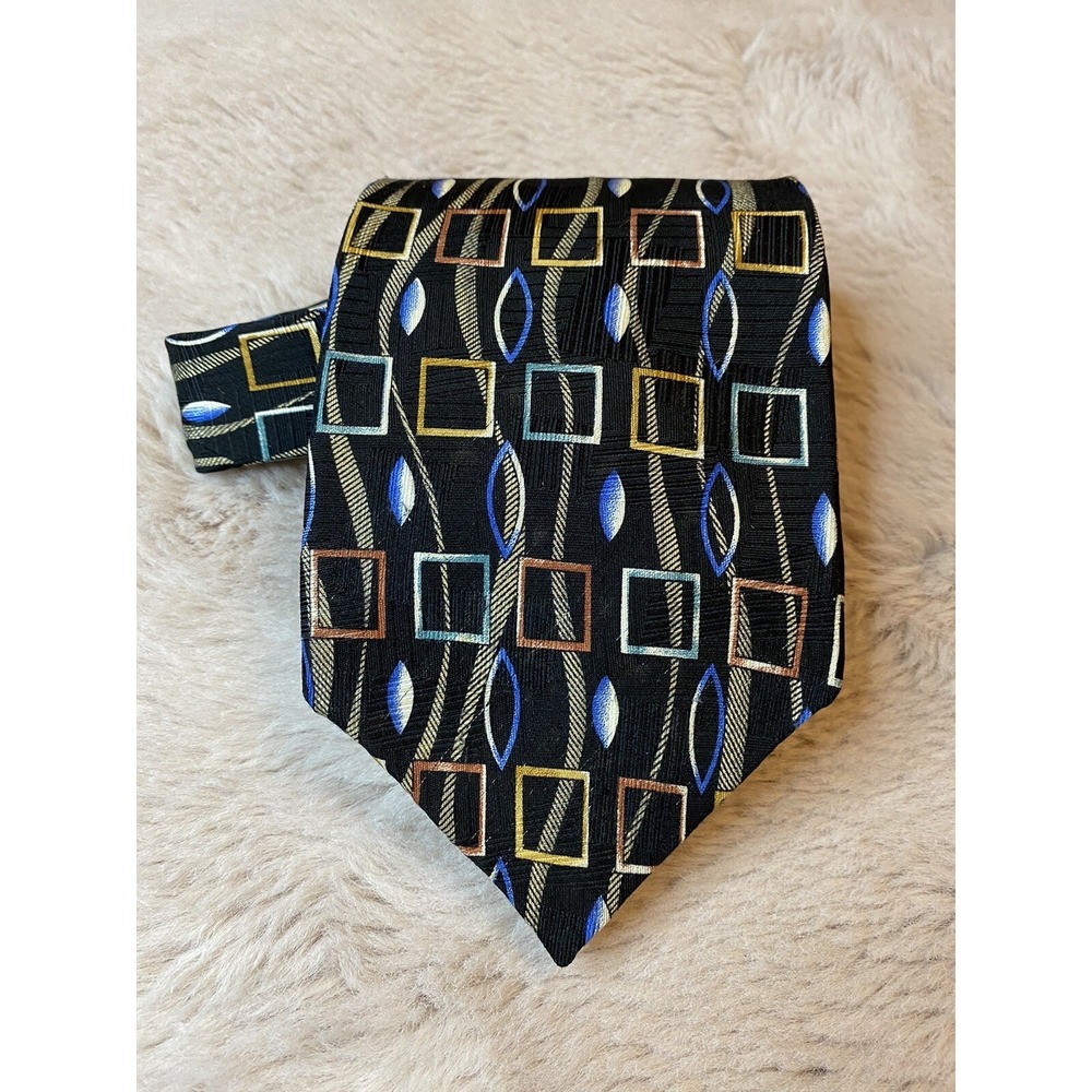 GUY LAROUCHE - DIFFUSION - GEOMETRIC- VINTAGE - CANADA MADE- ALL SILK NECK TIE!